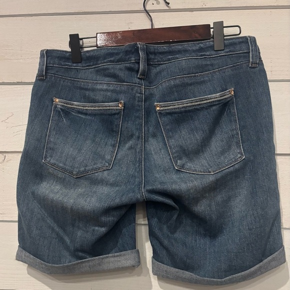 White House Black Market Girlfriend Jean Shorts Distressed Cuffed - Picture 5 of 11